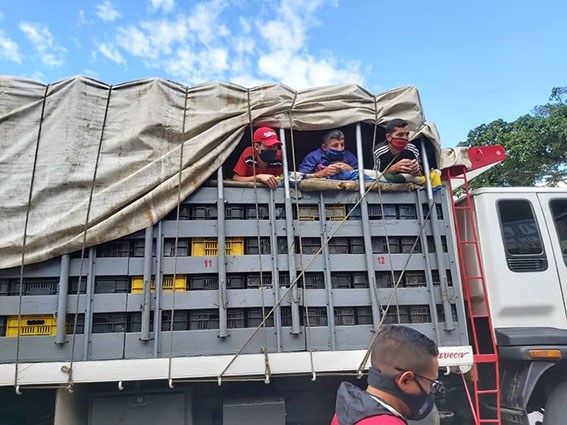 Sorprendidos en Táchira piratas de carretera al transportar personas ilegalmente