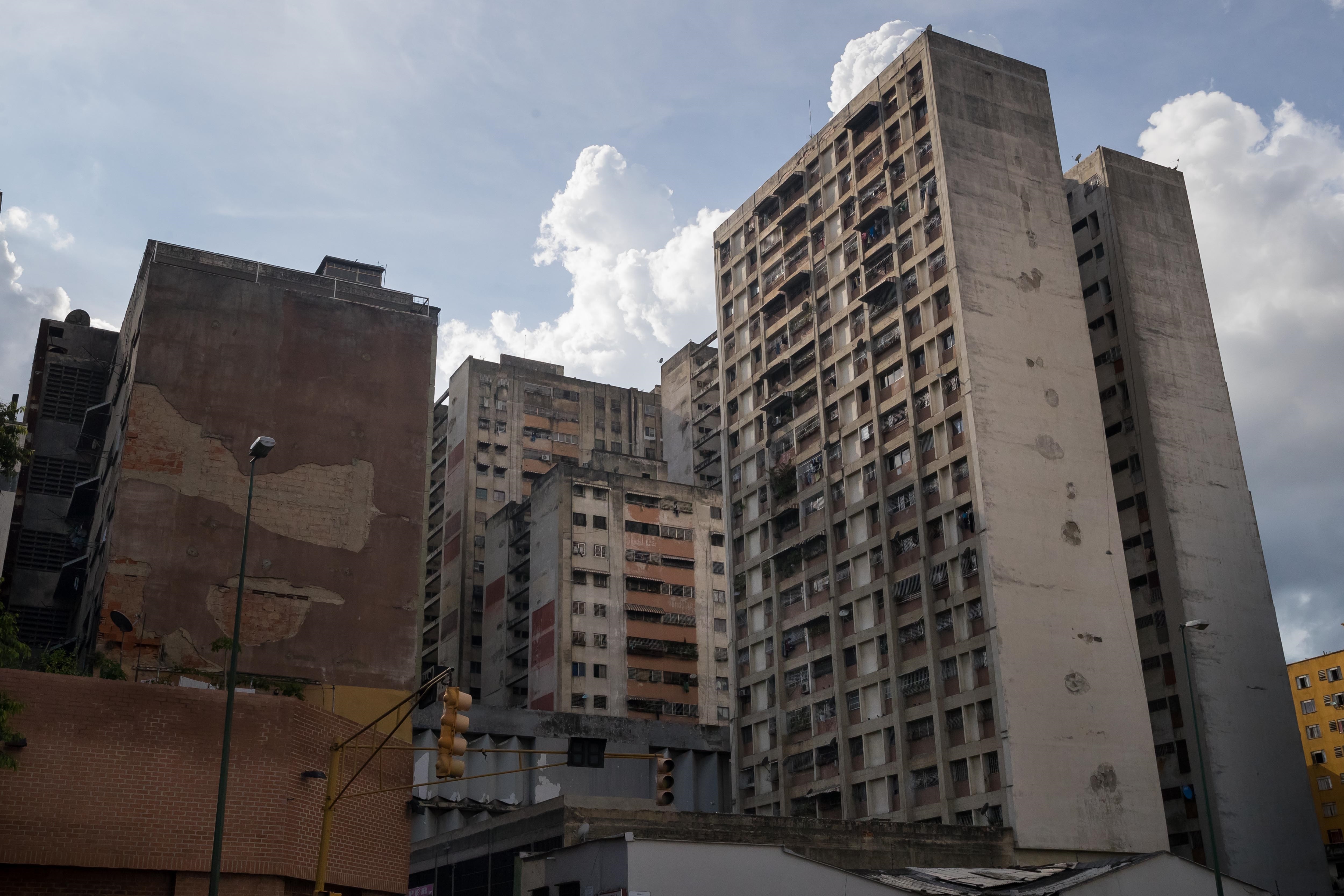 BBC: Edificios en Caracas se han convertido en un “mercado árabe” de compra y venta debido a la pandemia