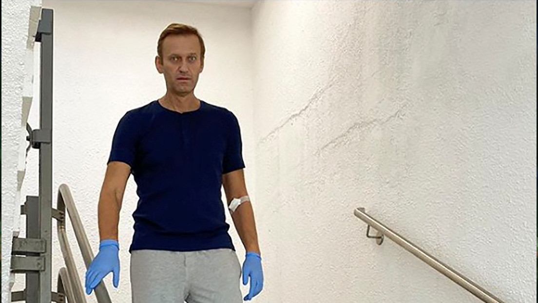Merkel habría visitado a Navalny en el hospital, según medios alemanes