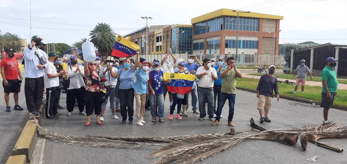 ¡Se activó Anzoátegui! Por más de dos meses sin agua, habitantes de varios sectores siguen en las calles (Fotos)