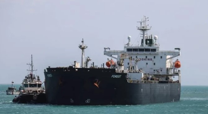 En la refinería El Palito esperan la llegada de barcos iraníes