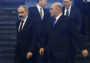 Inicio de las negociaciones entre Armenia y Azerbaiyán en Moscú