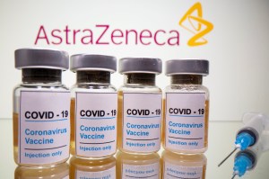 AstraZeneca y Johnson & Johnson planean modificar vacunas para evitar cuadros de trombosis