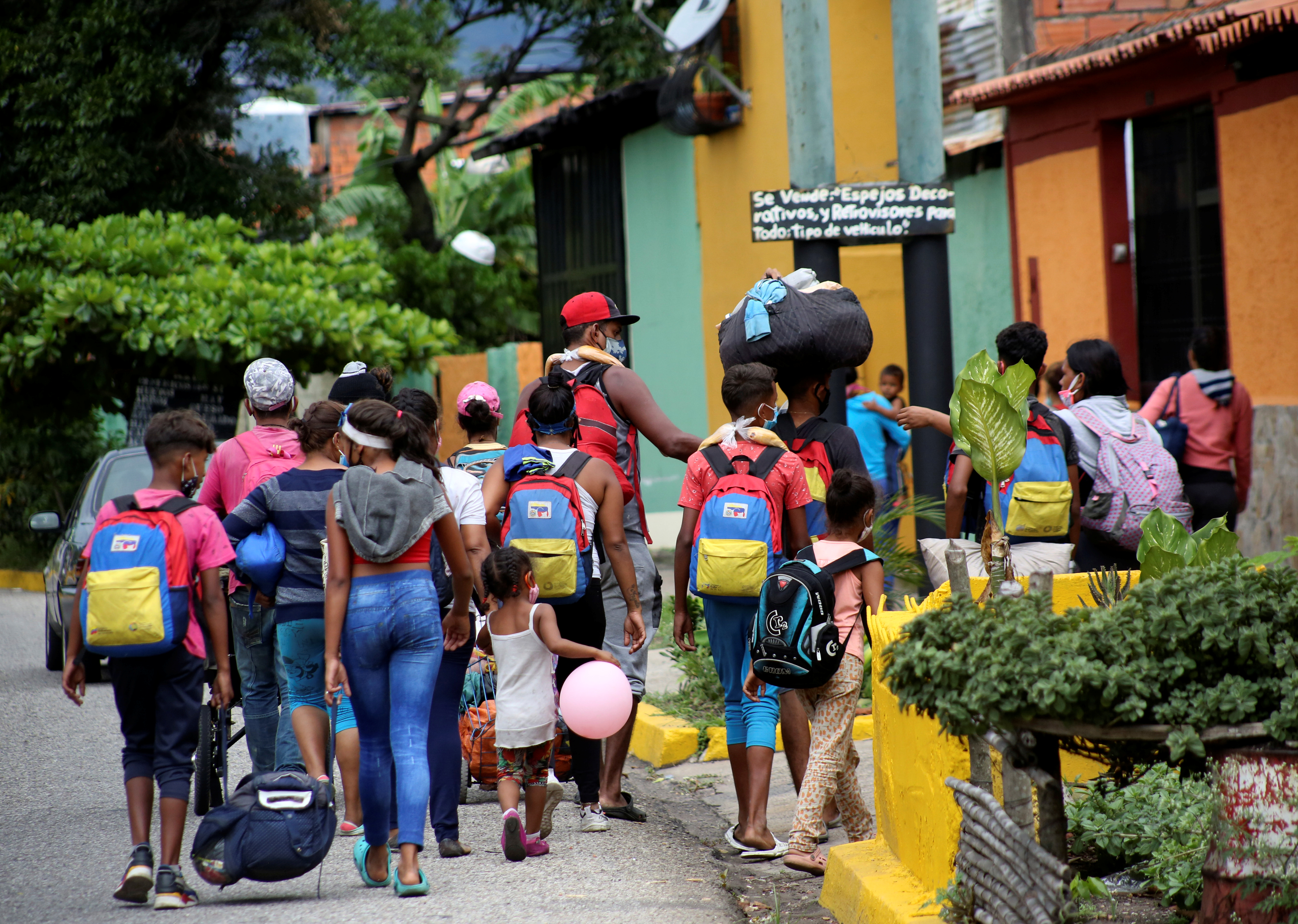 Discriminación, informalidad y pandemia amplían brecha salarial para los migrantes venezolanos