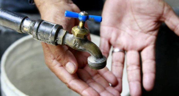 Denuncian que varias zonas en Miranda llevan más de 15 días sin una gota de agua #4Ene