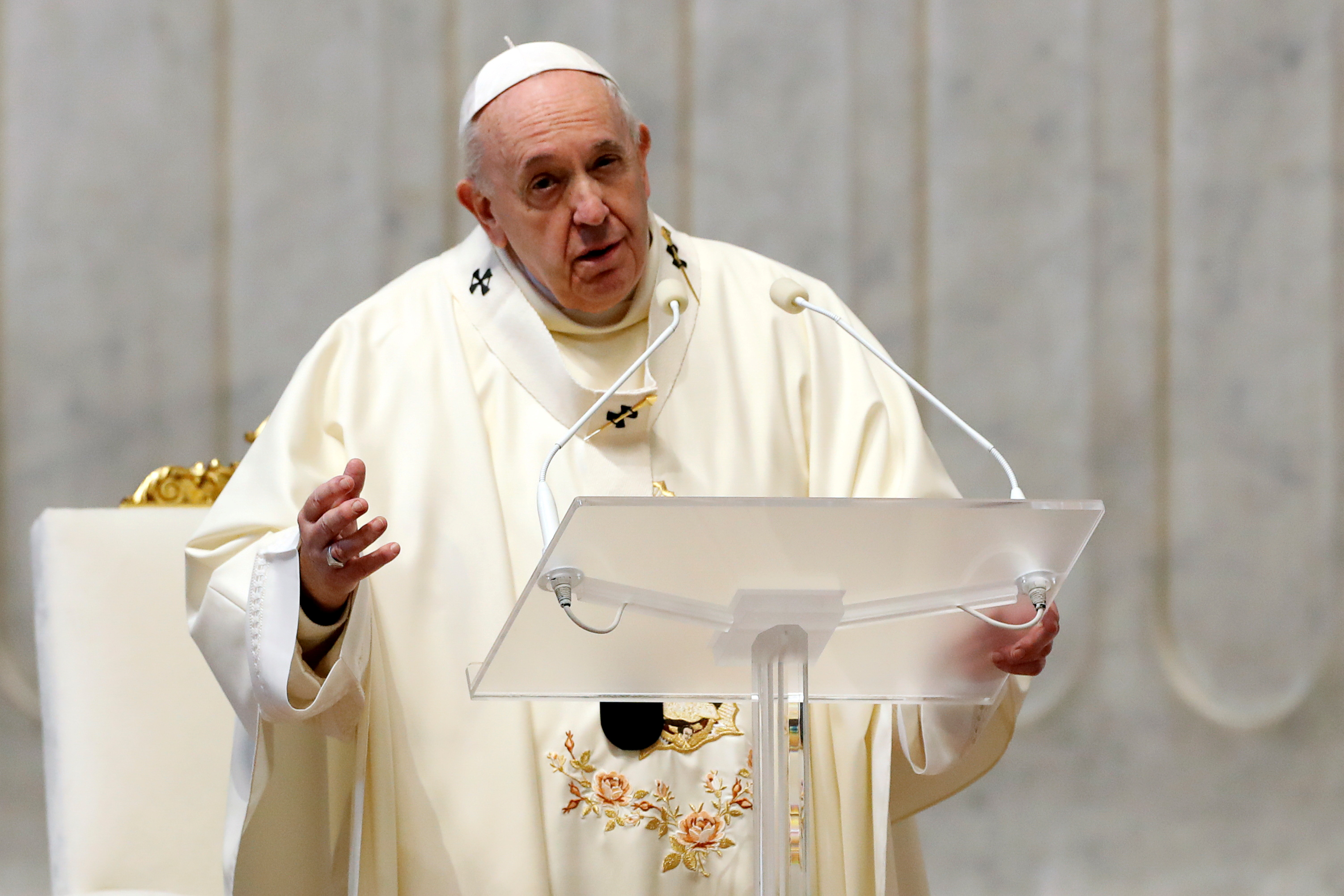 El papa Francisco critica que la gente se vaya de vacaciones sin cumplir restricciones