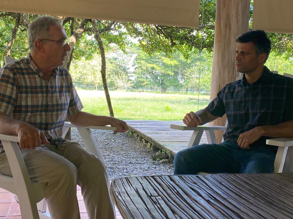Leopoldo López habló con Álvaro Uribe Vélez sobre la necesidad urgente de salir del régimen de Maduro (Foto)