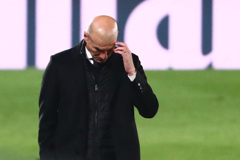 Los errores de Zinedine Zidane que tienen “hasta la coronilla” a los hinchas del Real Madrid