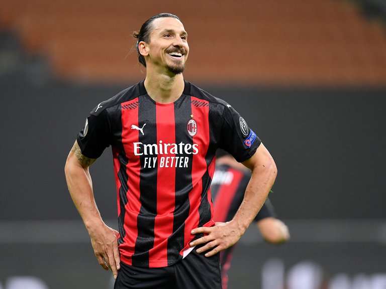 Ibrahimovic prolonga su aventura en el Milan con casi 41 años