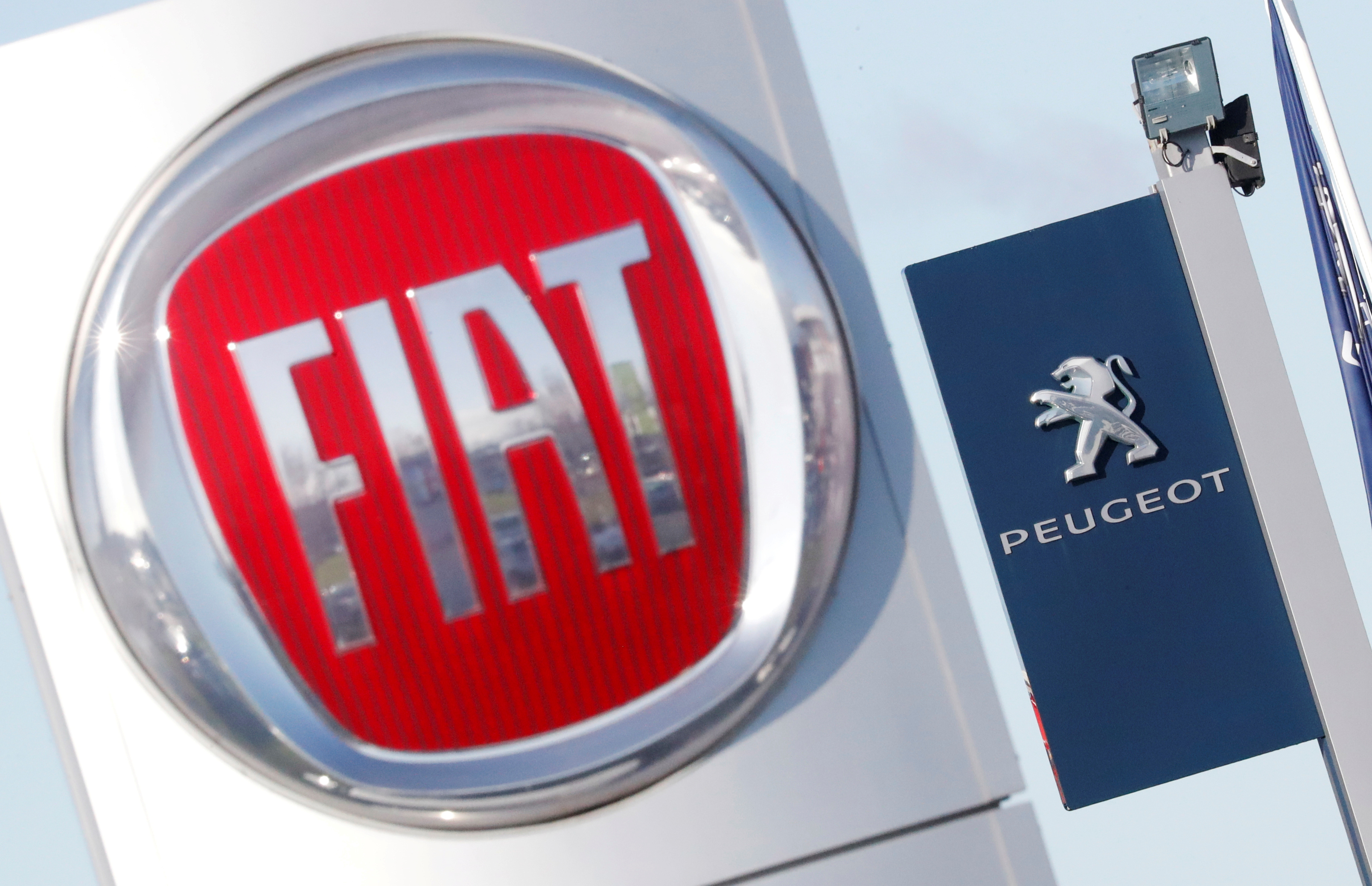 Peugeot y Fiat se unen para hacer frente a un mercado crítico del automóvil
