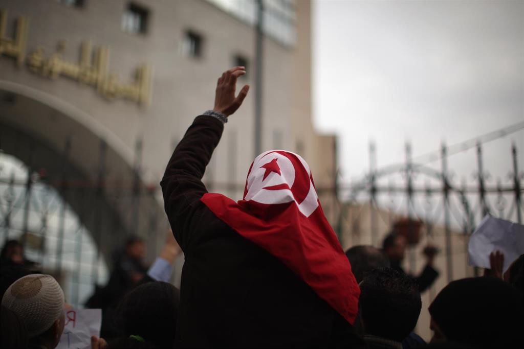 Tensión en Túnez tras una cuarta noche de enfrentamientos