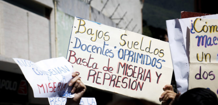 Educadores de Carabobo protestaron por respeto a la profesión y un aumento de sueldo