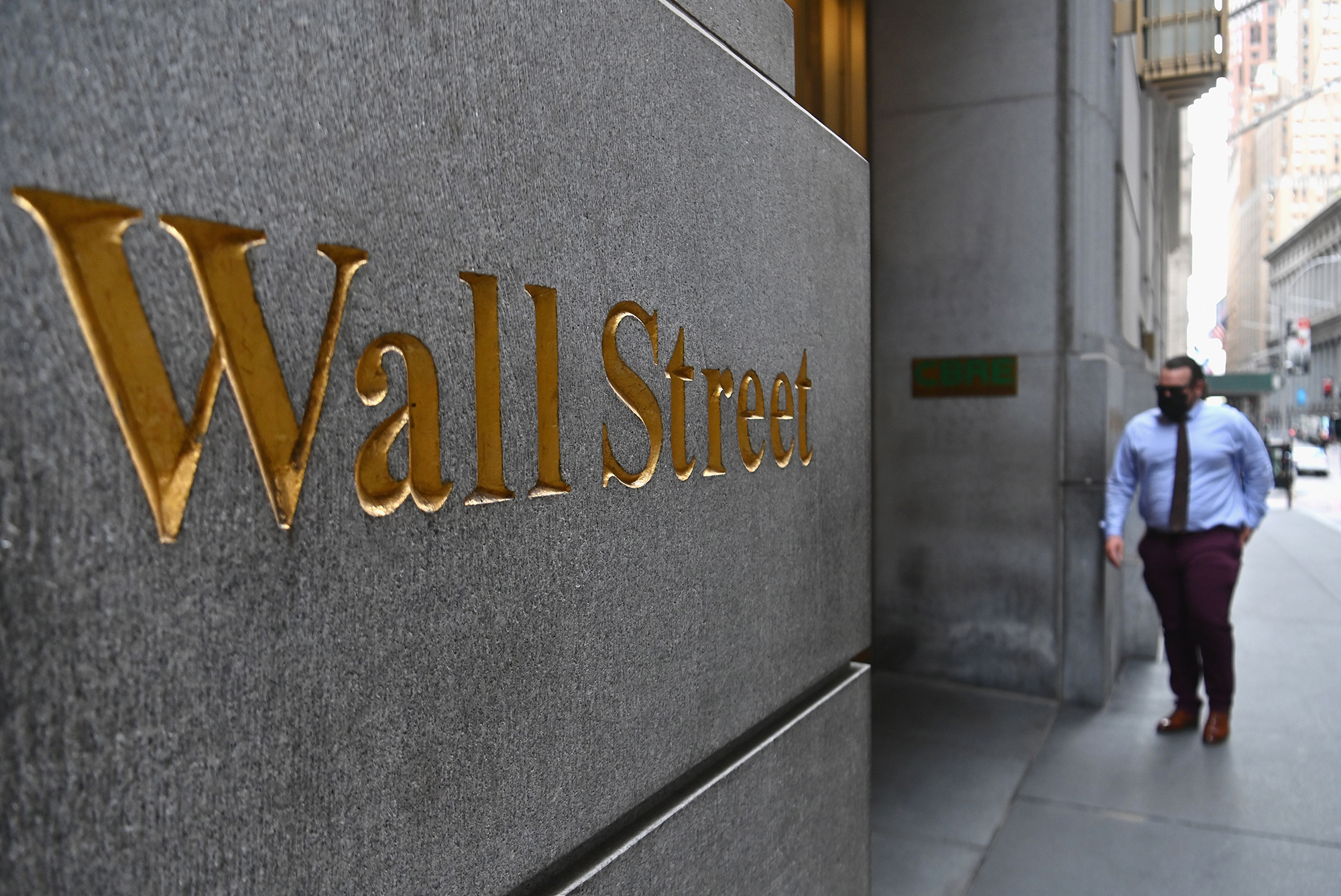 Wall Street termina en ligera baja