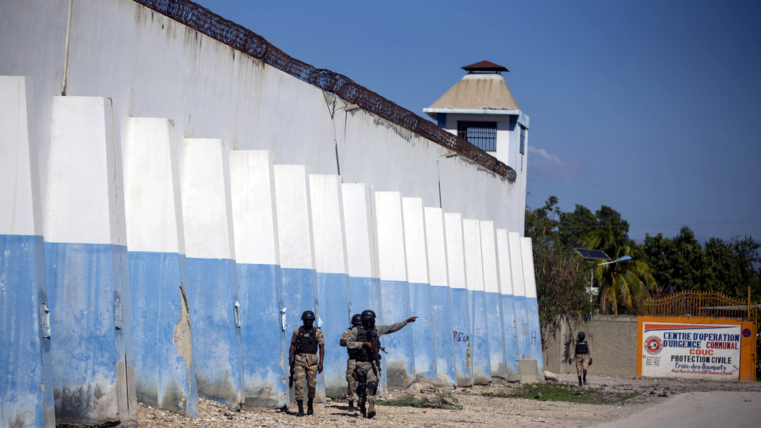 Más de 400 reclusos se fugan de una cárcel y graban a algunos de ellos paseando por las calles en Haití