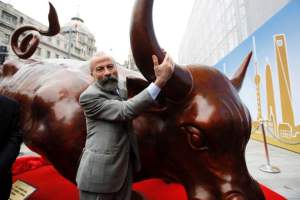 Murió el escultor siciliano Arturo Di Modica, autor del Toro de Wall Street