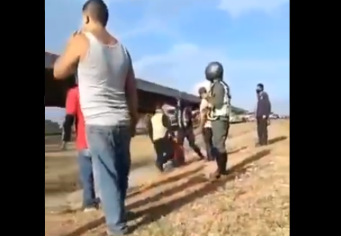 EN VIDEO: Transportistas trancaron la Autopista Regional del Centro, exigieron gasolina… y la PNB los agredió #5Mar