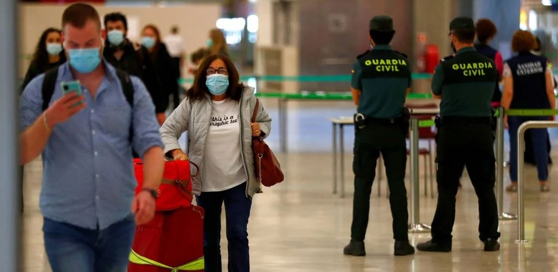 España prorroga restricciones de vuelos con Reino Unido, Brasil y Sudáfrica