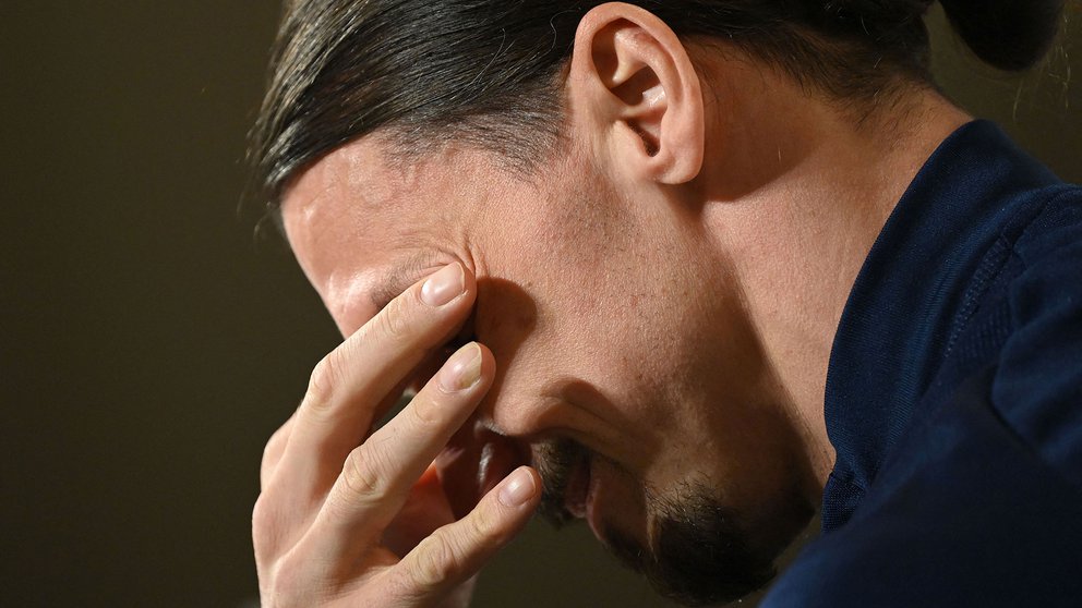 Ibrahimovic lloró de emoción en su primera conferencia de prensa al regresar con Suecia