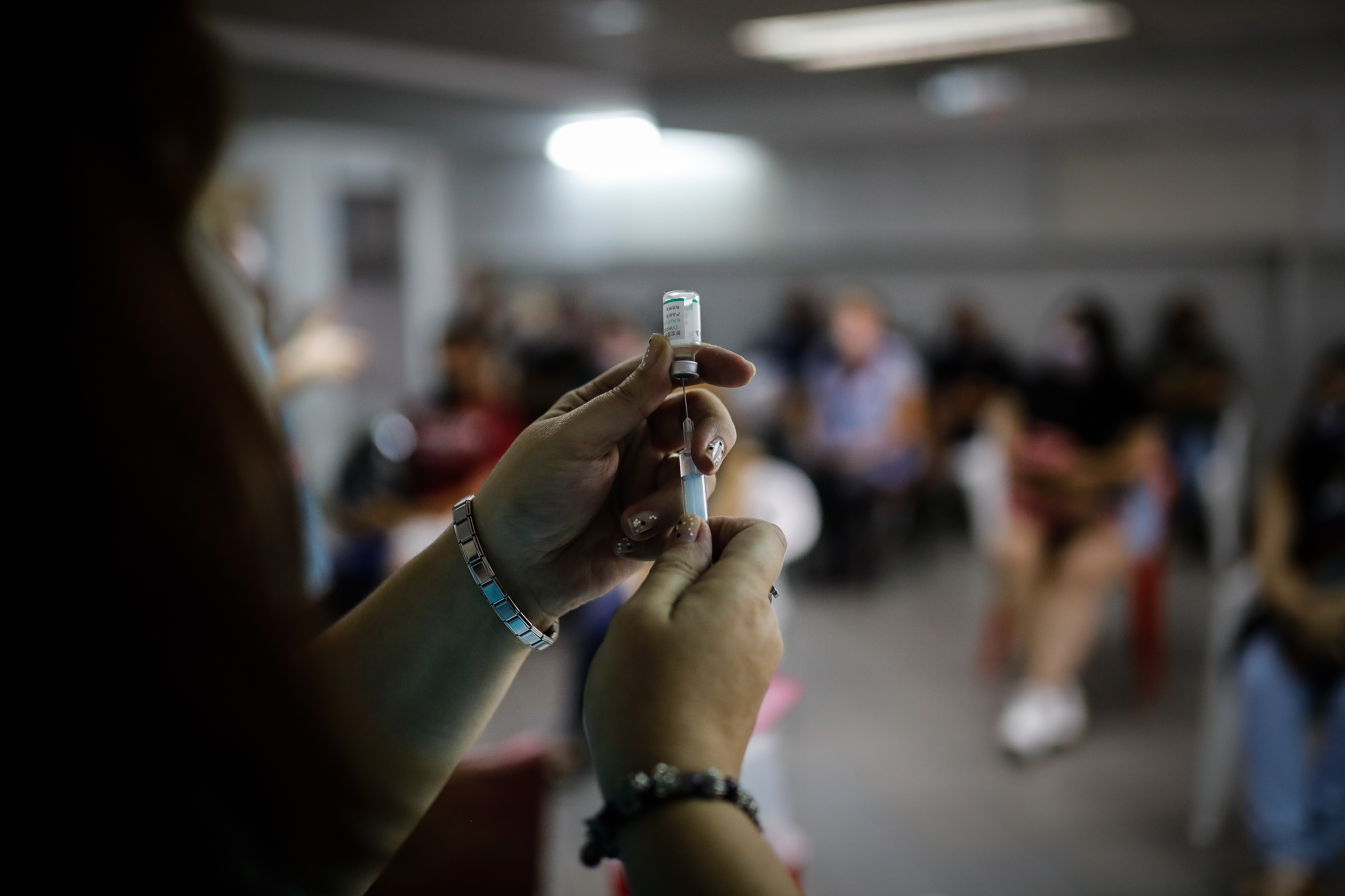 Argentina postergó la aplicación de la segunda dosis de la vacuna anticovid