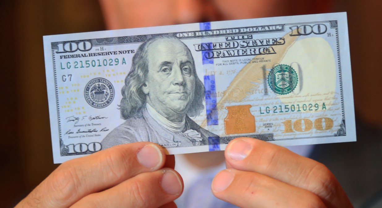 Alertan sobre falsos billetes de 100 dólares (Video)