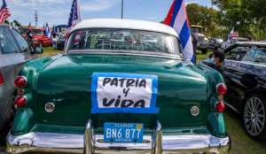 “Patria y Vida” resonó en las calles de Miami seguida por una caravana (VIDEO)