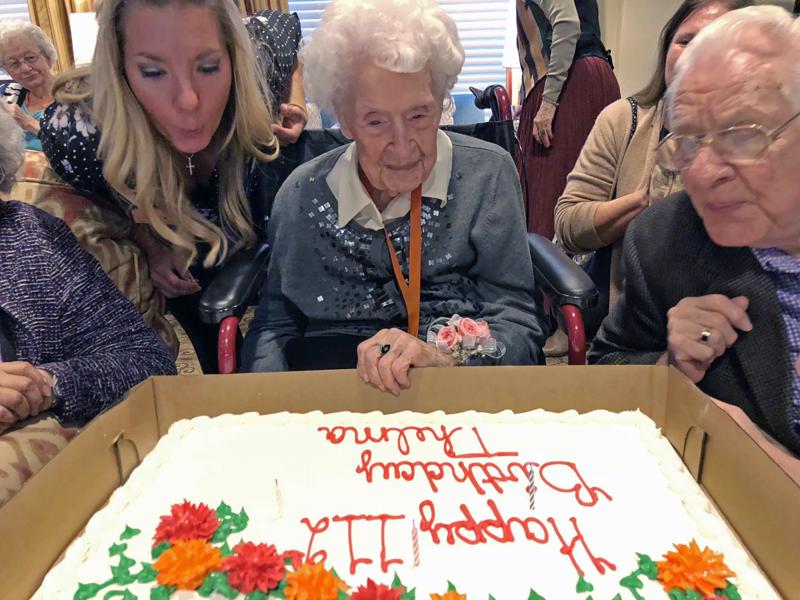 Una mujer de 114 años en Nebraska se convirtió en la persona más longeva de EEUU