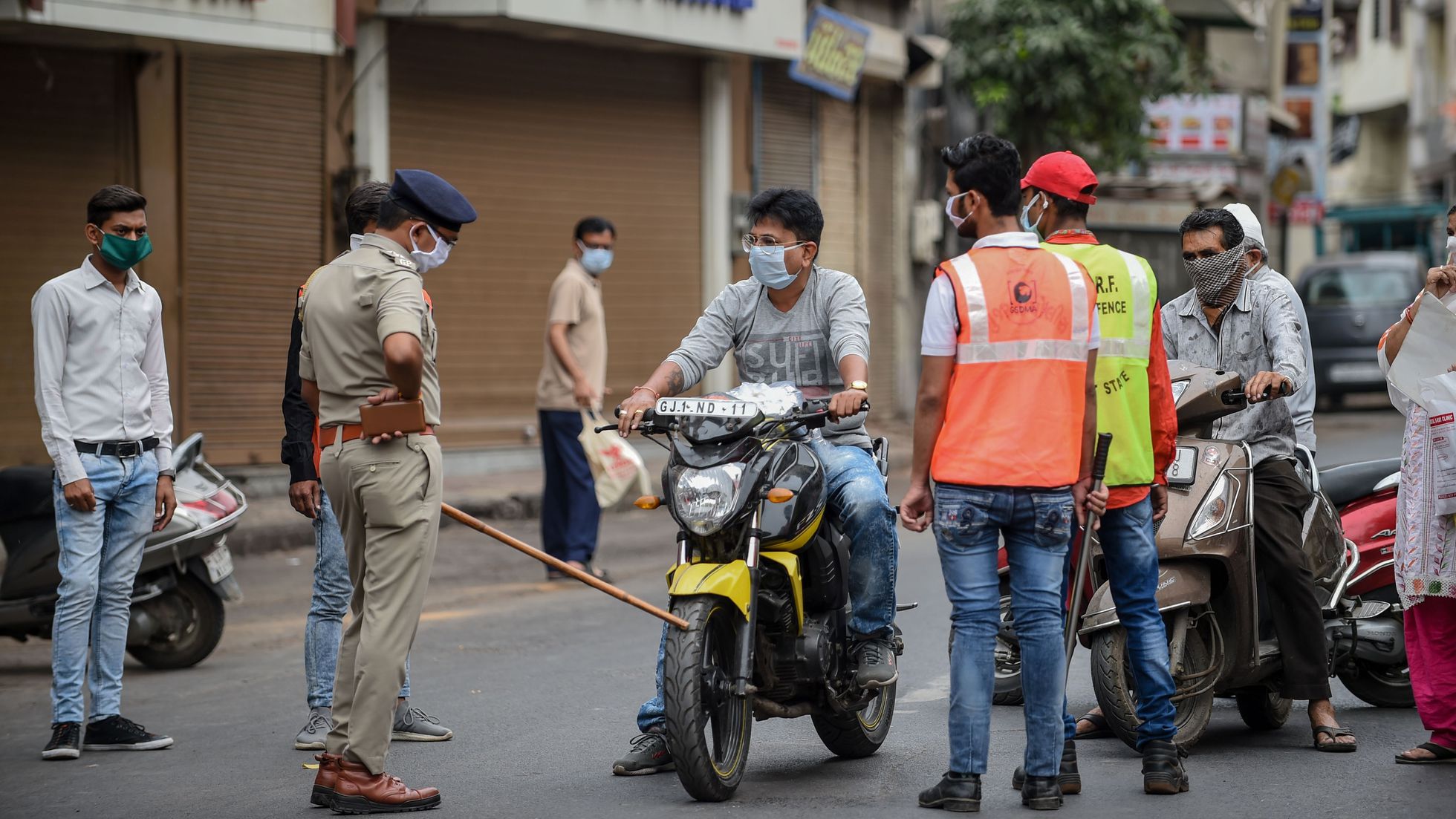 ¿A qué y a quién se debe la crisis del coronavirus que castiga a India?