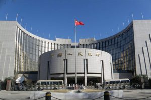 La insólita recomendación del Banco Popular de China para no perder ventaja económica sobre EEUU