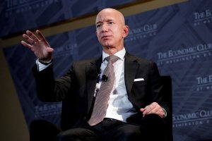 Jeff Bezos: cómo es la técnica del silencio incómodo que mejora sus negociaciones