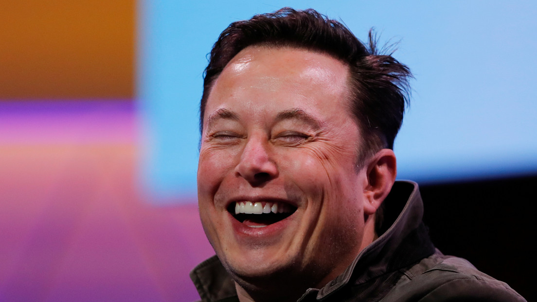 ¡Adorable! El pequeño hijo de Elon Musk le robó el protagonismo a su padre en una conferencia (VIDEO)