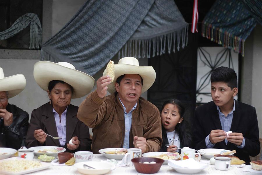 Candidato Pedro Castillo pide calma, cordura, respeto a los resultados y “que gane el Perú”