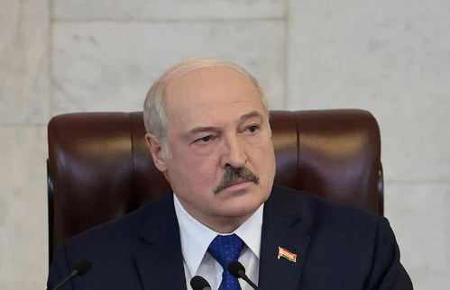 Lukashenko amenaza con acoger armas “supernucleares” si se ve amenazado