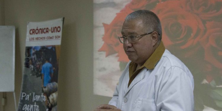 Médicos Unidos Venezuela: No pueden seguir muriendo miembros del sector salud por no estar vacunados