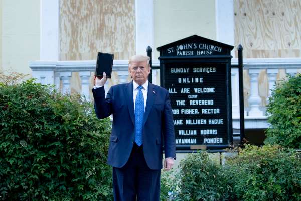 Trump logró victoria en tribunales por abrirse paso entre manifestantes de BLM en Lafayett Square