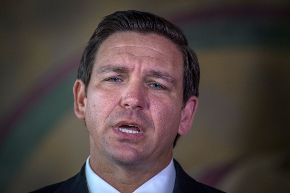 DeSantis fustigó a Biden por revocar el Título 42 y alertó sobre terrible ola migratoria