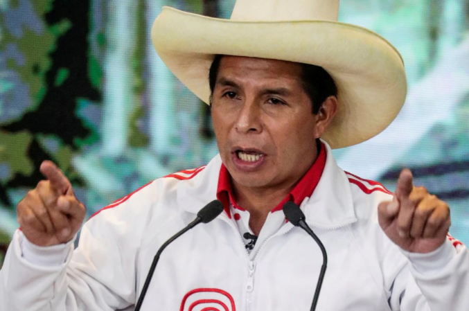 Partidarios de Castillo en Perú transportaban boletas electorales marcadas (Video)
