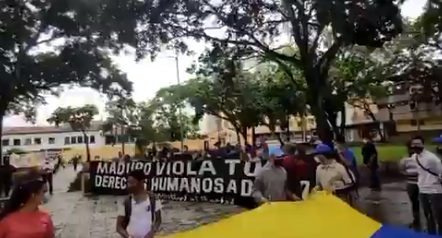 “Vamos de frente con la bandera y la Constitución que nos respalda”, gritan jóvenes en protesta en Maturín este #5Jun (VIDEO)