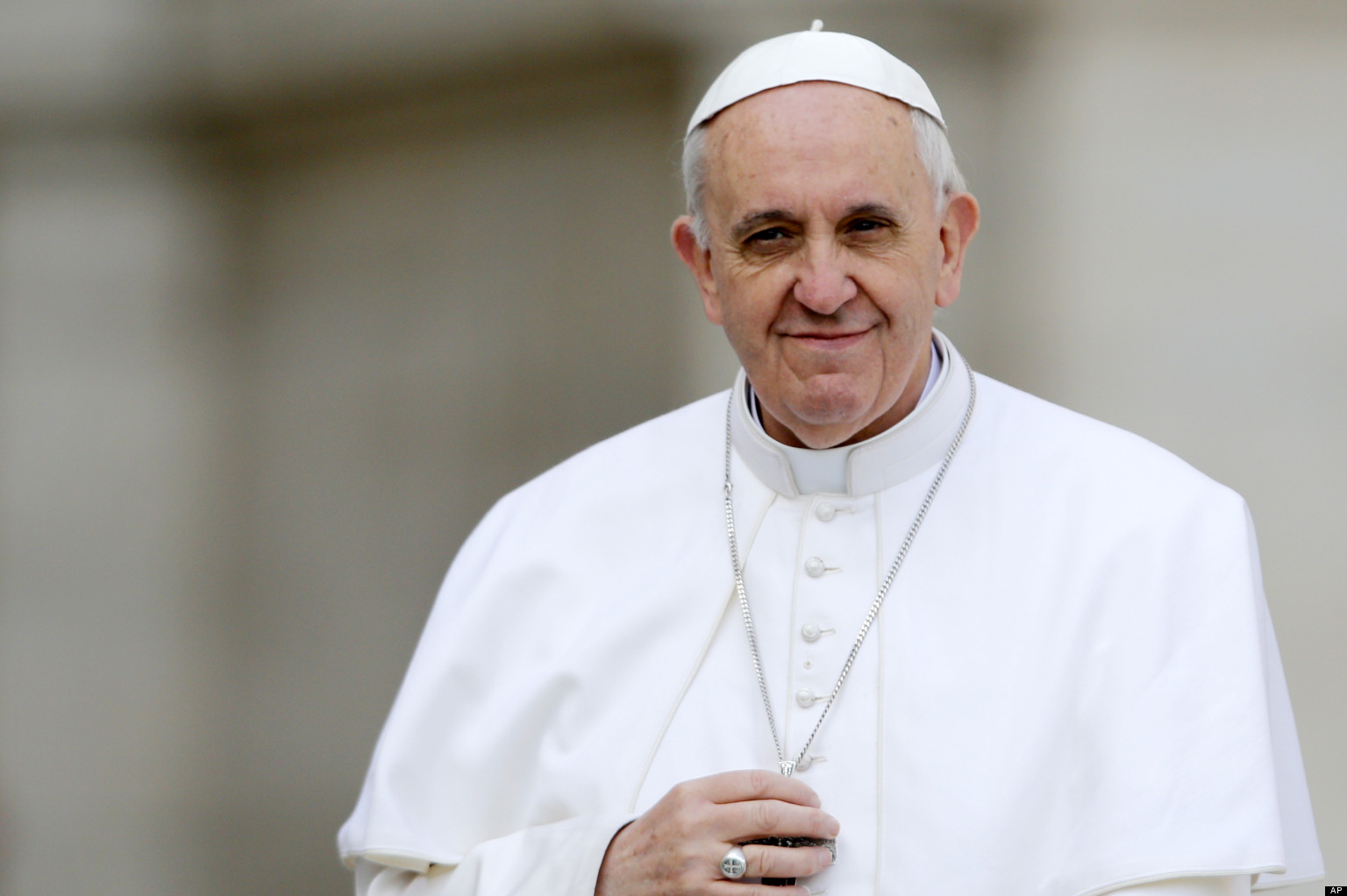 El papa Francisco llegó a Eslovaquia para una visita de cuatro días