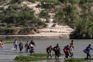 Llegada de migrantes venezolanos a EEUU se ubica en cifras récord al cierre de 2021