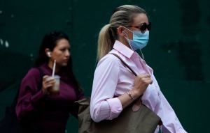 Variante Delta es una de las enfermedades respiratorias más infecciosas, afirmó director de los CDC