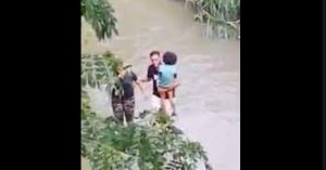 Encontraron con vida a un niño que se había desaparecido en un río de Guarenas #30Ago (Video)
