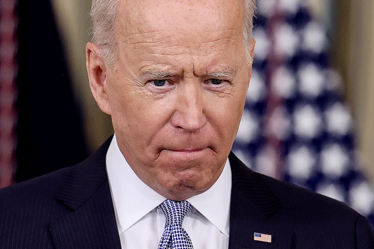 Biden suspendió su viaje a Chicago para negociar la aprobación de su agenda económica en el Congreso