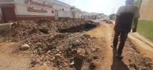 ¡Asqueroso! Hidrolara deja piscinas de excremento en comunidades de Carora (FOTOS)