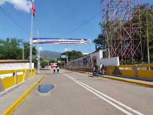 Tachirenses suplican por la apertura de los puentes internacionales en la frontera colombo-venezolana