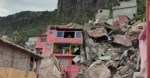 Deslave de cerro dejó cuatro desaparecidos en el centro de México