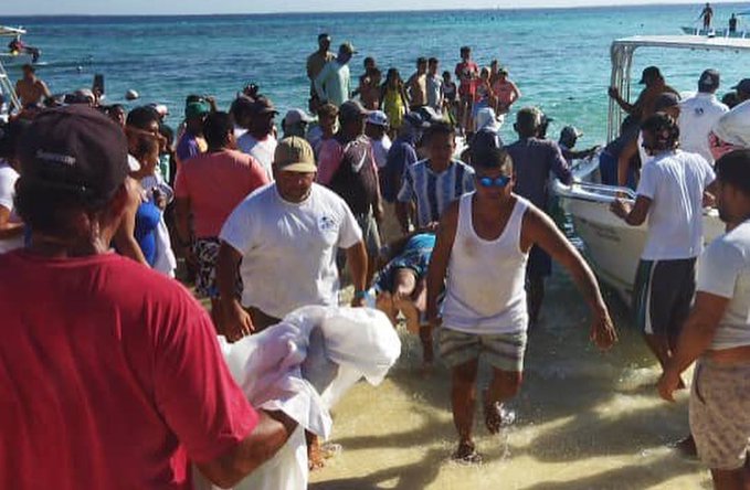 Tripulantes y pasajeros se lanzaron al agua al estallar el motor del Don Rafa Junior