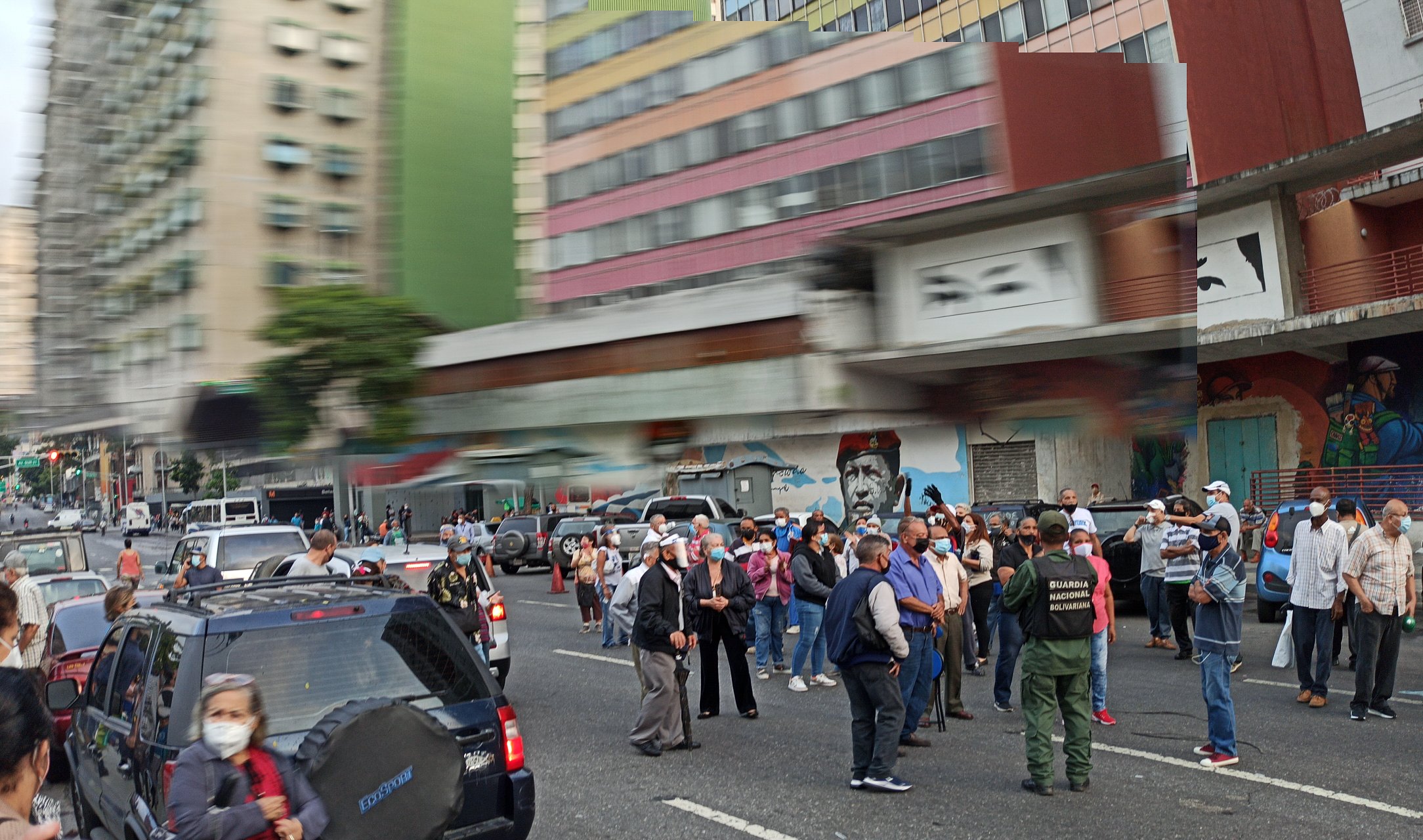 Segundo día de protesta frente al Hotel Alba Caracas por falta de vacunas rusas #16Sep (VIDEOS)