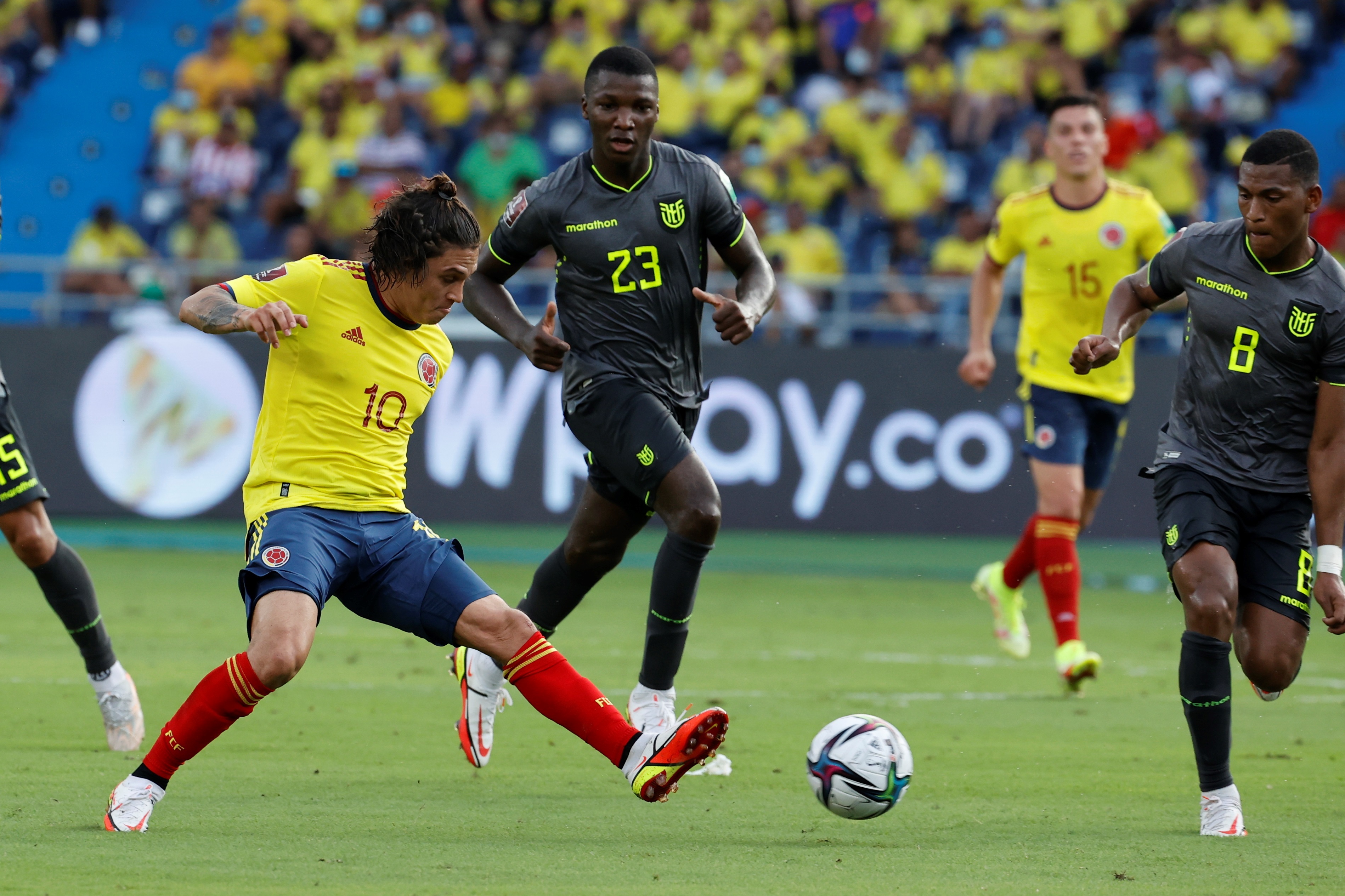 Colombia y Ecuador empataron tras partido marcado por decisiones del VAR