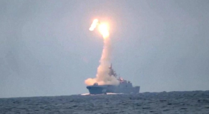 Rusia prueba con éxito un misil hipersónico desde un submarino