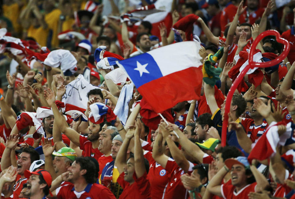La Fifa multa a Chile por el comportamiento discriminatorio de sus hinchas
